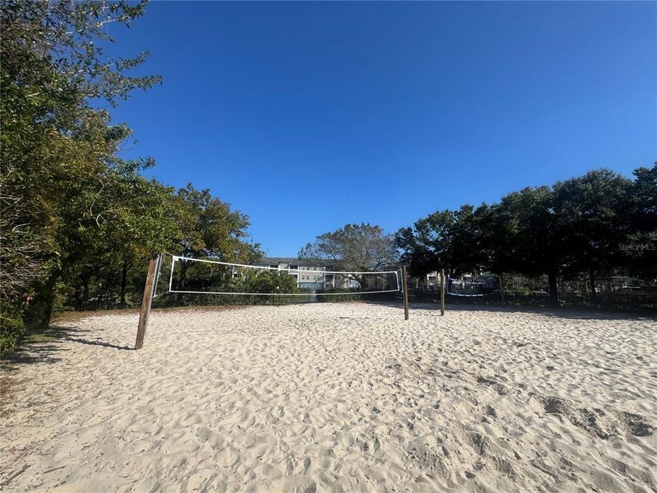 For Rent: $1,600 (1 beds, 1 baths, 724 Square Feet)