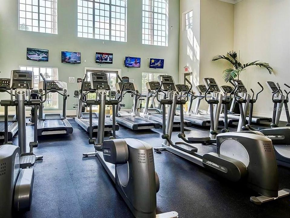 For Rent: $1,600 (1 beds, 1 baths, 724 Square Feet)