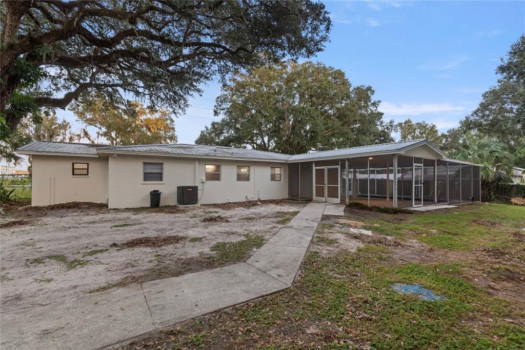 En Renta: $2,750 (4 camas, 2 baños, 1588 Pies cuadrados)