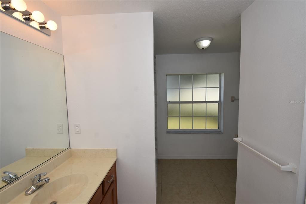 В аренду: $2,500 (4 спален, 3 ванн, 2529 Квадратных фут)