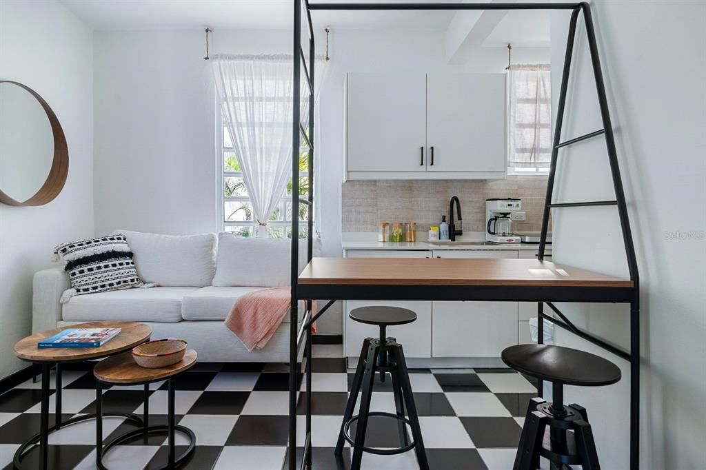 待售: $3,495,000 (11 贝兹, 12 浴室, 5078 平方英尺)