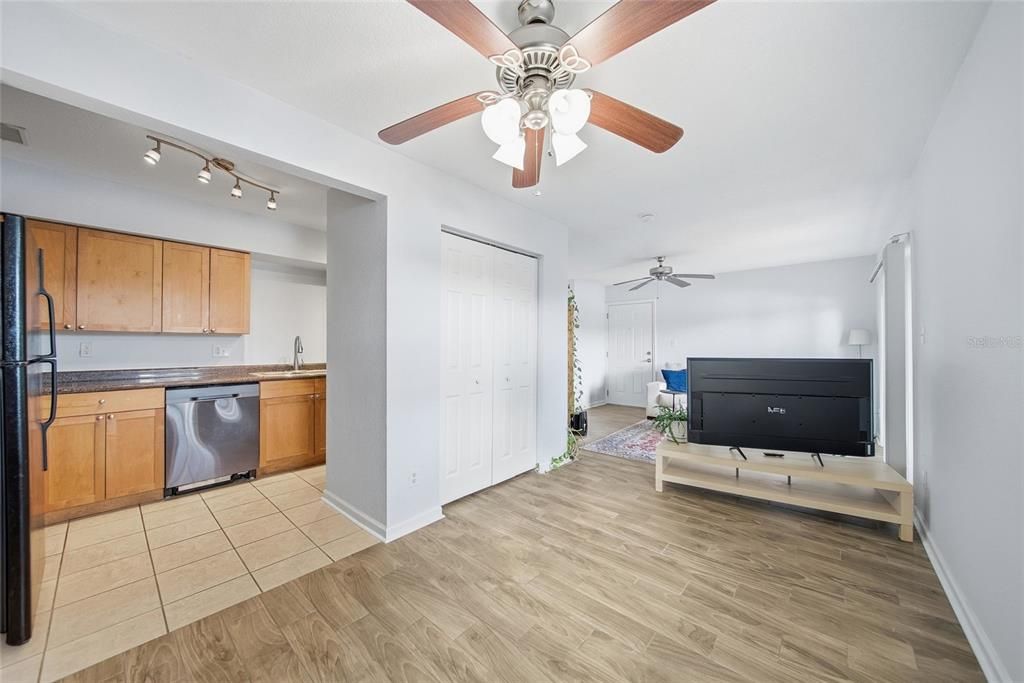 En Venta: $250,000 (1 camas, 1 baños, 858 Pies cuadrados)