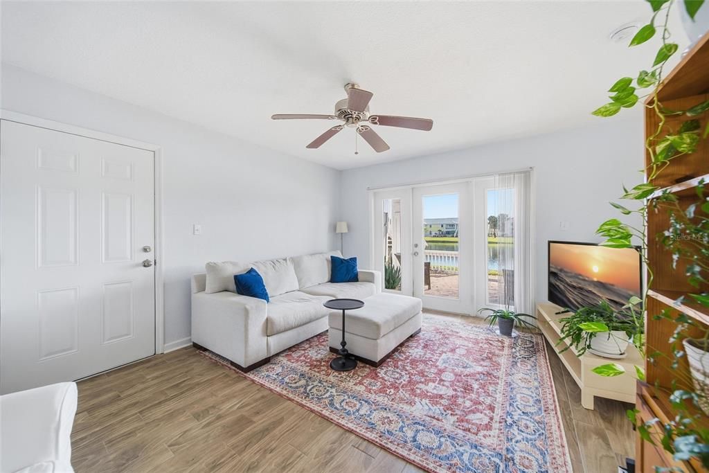 En Venta: $250,000 (1 camas, 1 baños, 858 Pies cuadrados)