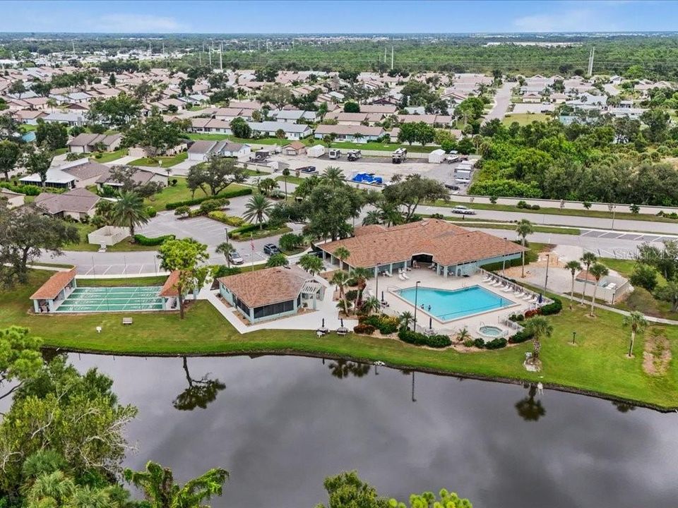 待售: $279,000 (2 贝兹, 2 浴室, 1392 平方英尺)