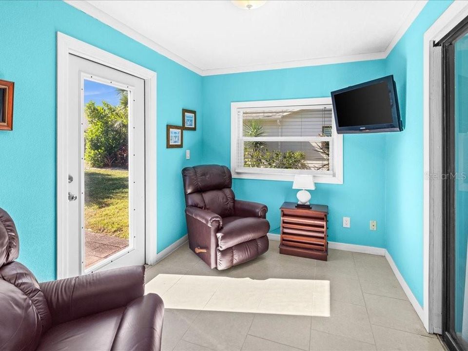 待售: $279,000 (2 贝兹, 2 浴室, 1392 平方英尺)