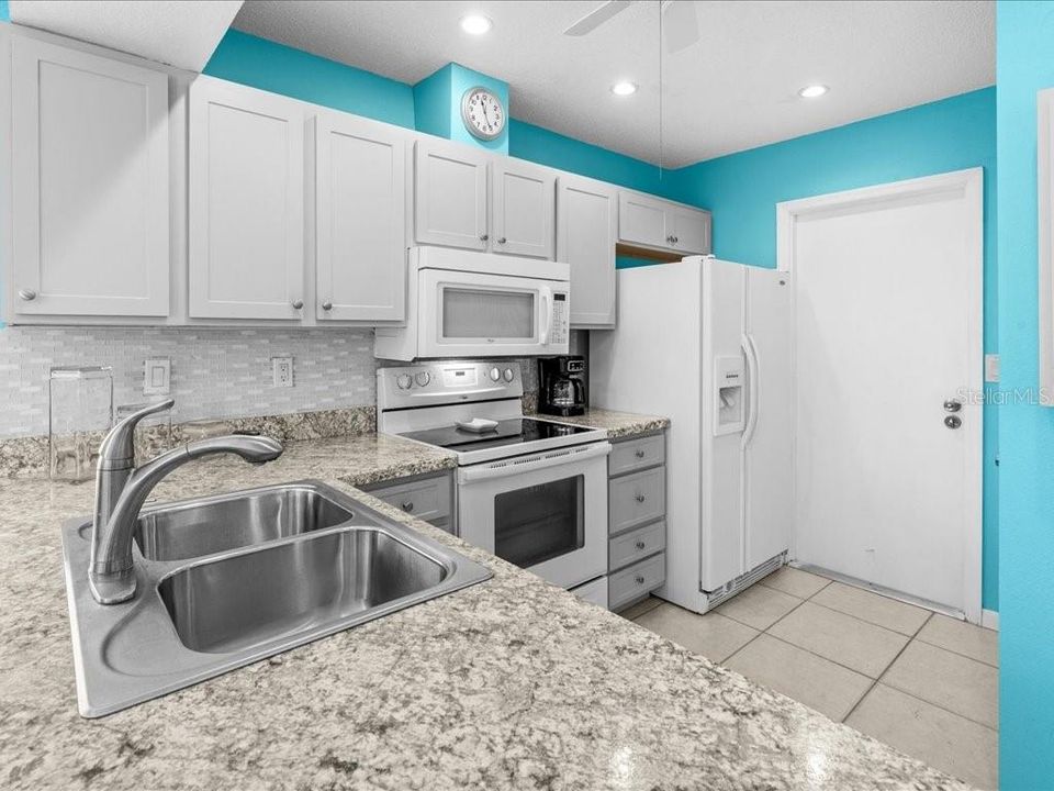 待售: $279,000 (2 贝兹, 2 浴室, 1392 平方英尺)