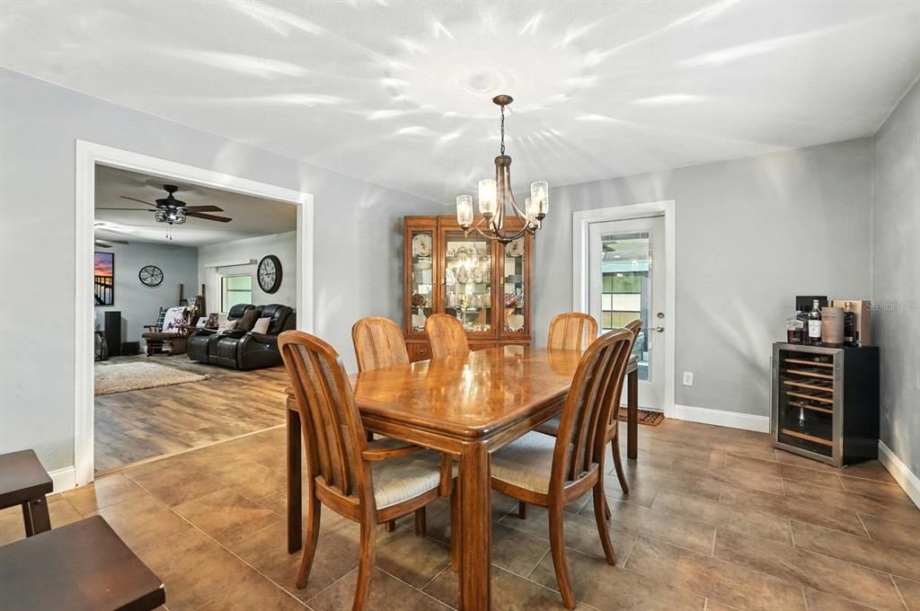 На продажу: $739,000 (4 спален, 3 ванн, 2284 Квадратных фут)