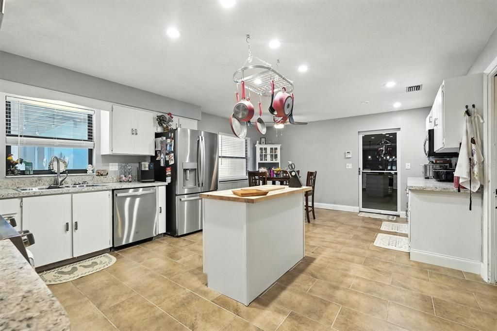 На продажу: $739,000 (4 спален, 3 ванн, 2284 Квадратных фут)