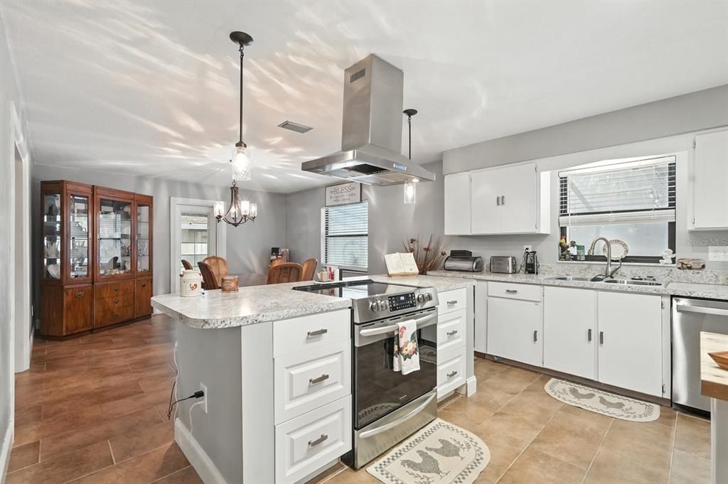 На продажу: $739,000 (4 спален, 3 ванн, 2284 Квадратных фут)