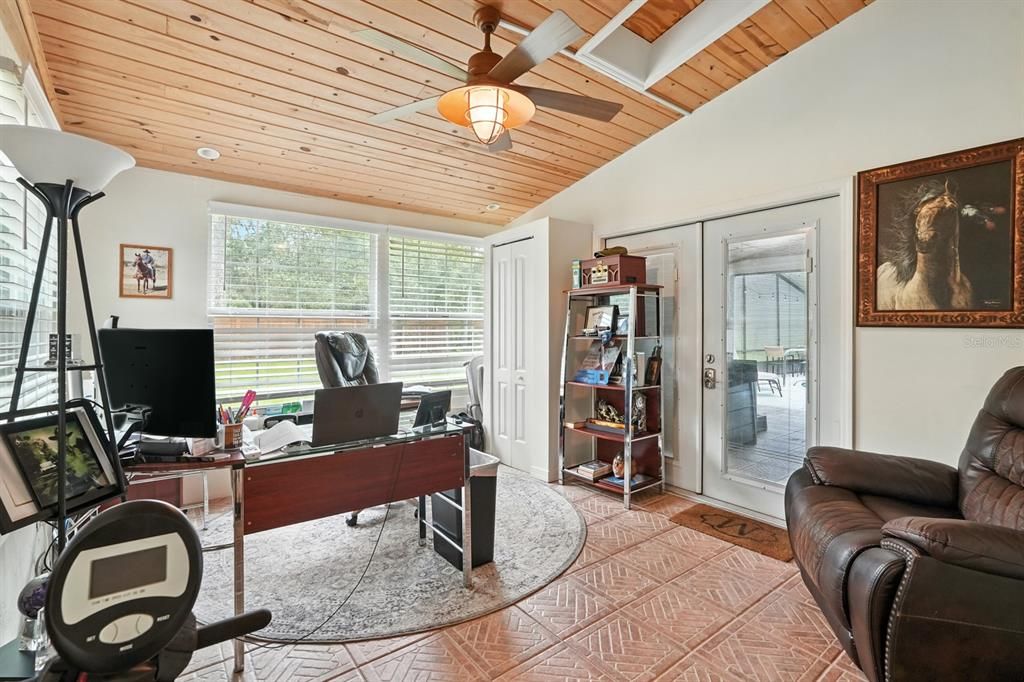 На продажу: $739,000 (4 спален, 3 ванн, 2284 Квадратных фут)