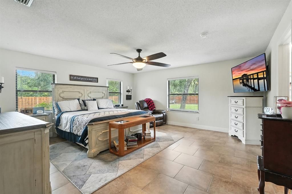 На продажу: $739,000 (4 спален, 3 ванн, 2284 Квадратных фут)