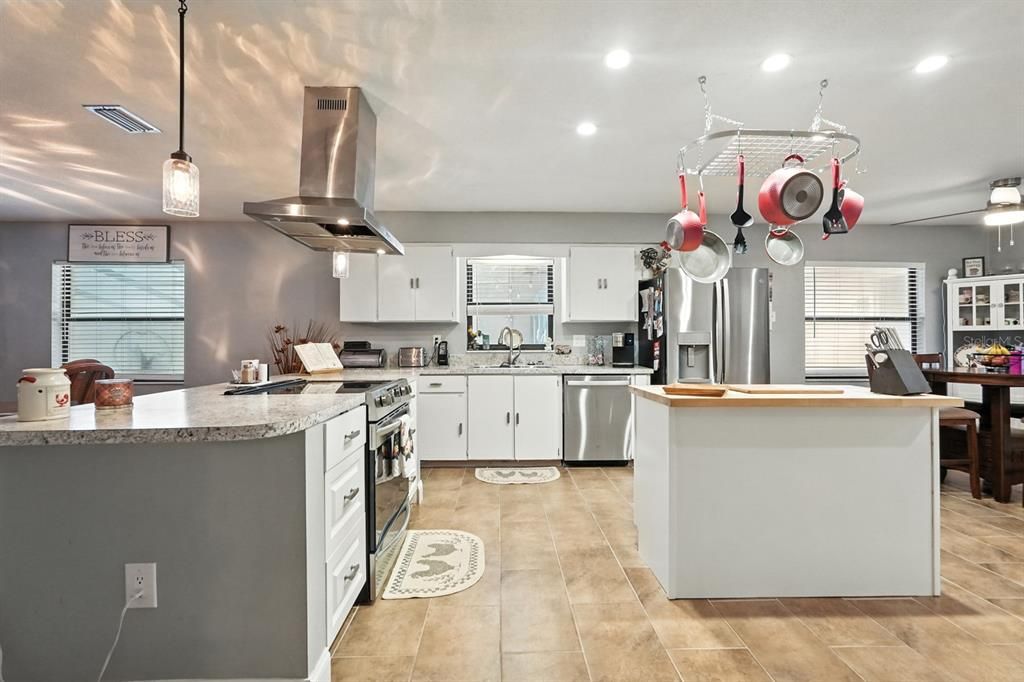 На продажу: $739,000 (4 спален, 3 ванн, 2284 Квадратных фут)