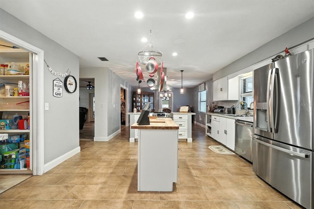 На продажу: $739,000 (4 спален, 3 ванн, 2284 Квадратных фут)