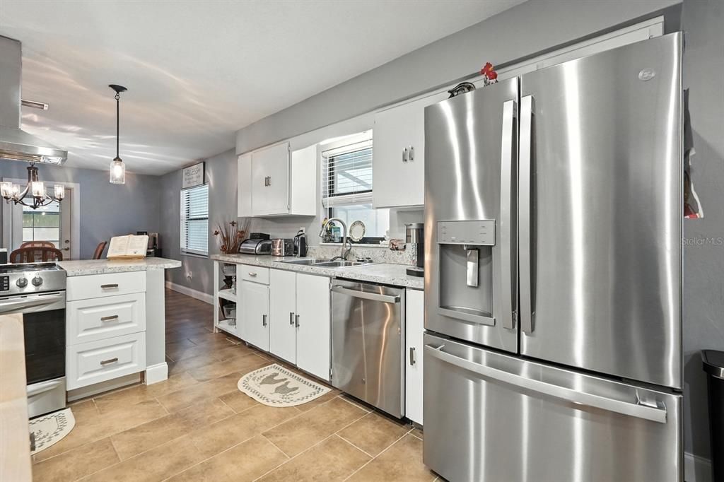 На продажу: $739,000 (4 спален, 3 ванн, 2284 Квадратных фут)