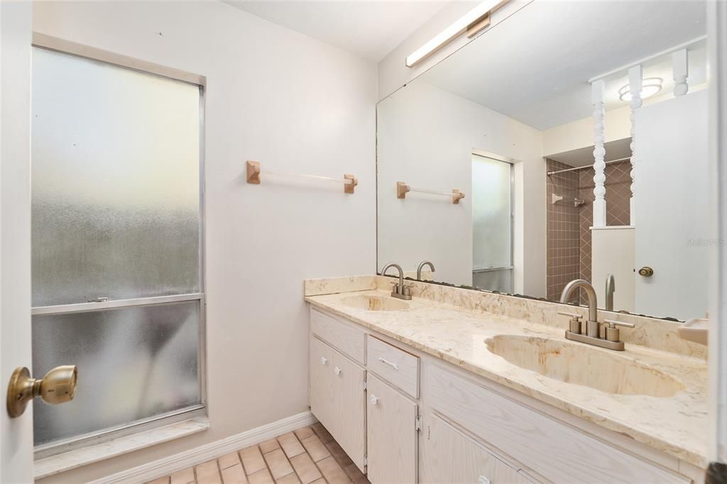 待售: $340,000 (3 贝兹, 2 浴室, 1534 平方英尺)