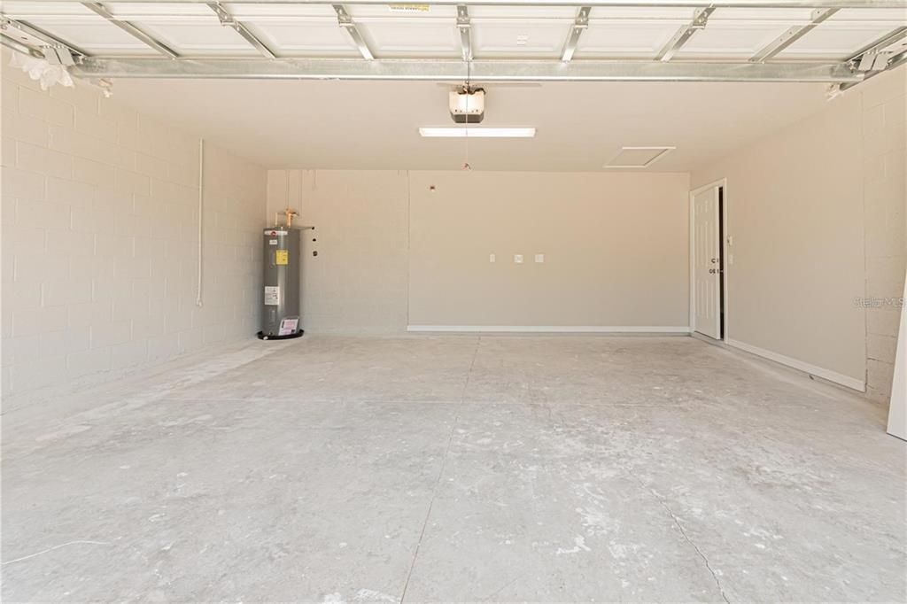 For Rent: $2,250 (4 beds, 2 baths, 1800 Square Feet)