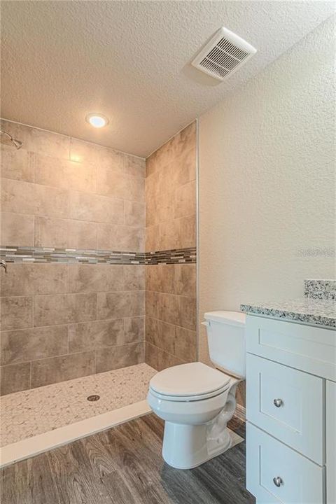 For Rent: $2,250 (4 beds, 2 baths, 1800 Square Feet)