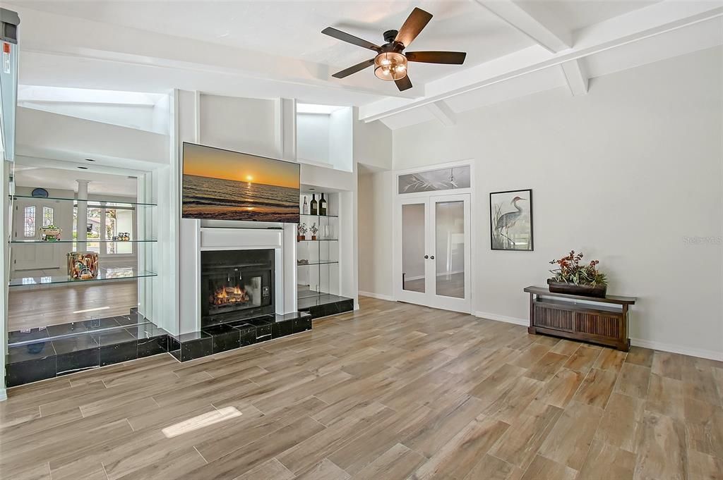 待售: $875,000 (3 贝兹, 2 浴室, 2438 平方英尺)