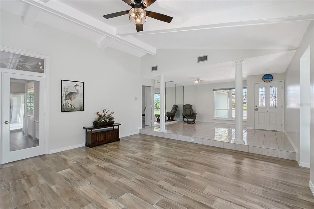 待售: $875,000 (3 贝兹, 2 浴室, 2438 平方英尺)