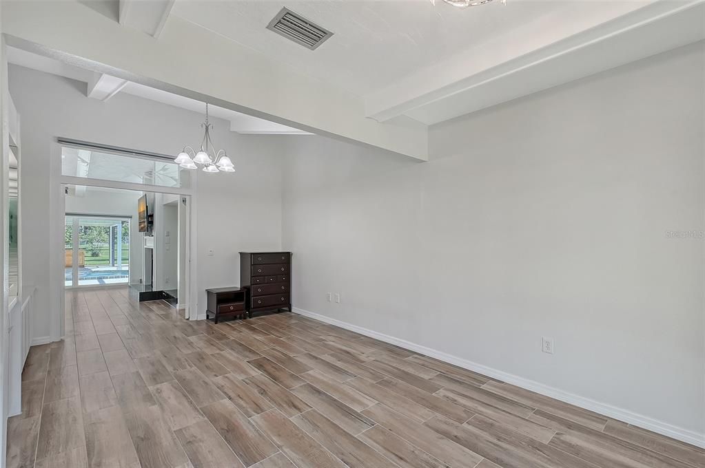 待售: $875,000 (3 贝兹, 2 浴室, 2438 平方英尺)