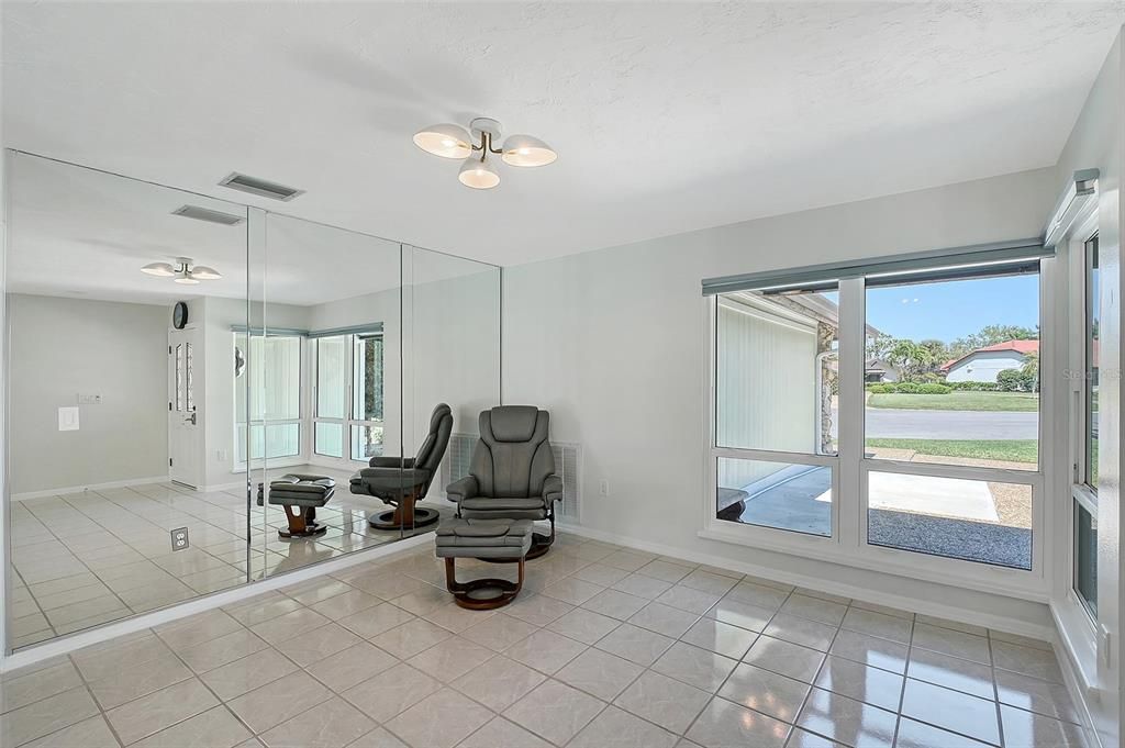 待售: $875,000 (3 贝兹, 2 浴室, 2438 平方英尺)