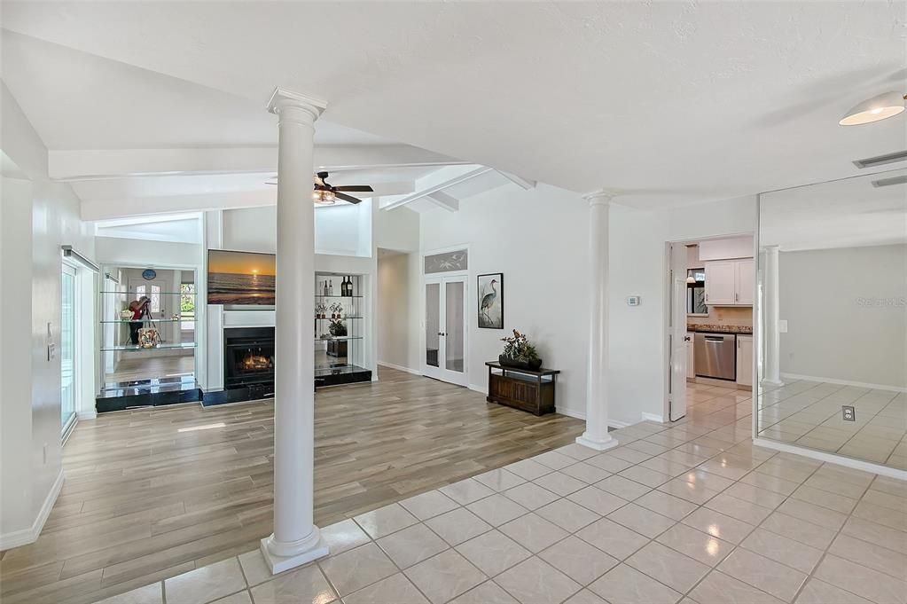 待售: $875,000 (3 贝兹, 2 浴室, 2438 平方英尺)