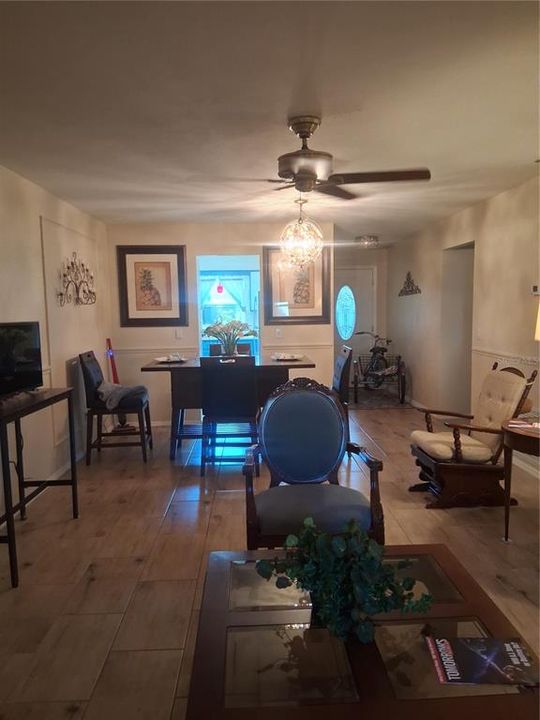 На продажу: $190,000 (2 спален, 2 ванн, 1063 Квадратных фут)