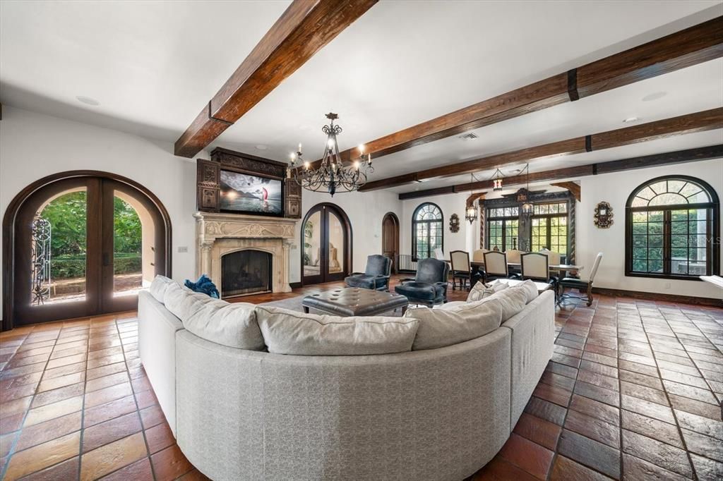 На продажу: $3,100,000 (5 спален, 5 ванн, 7193 Квадратных фут)