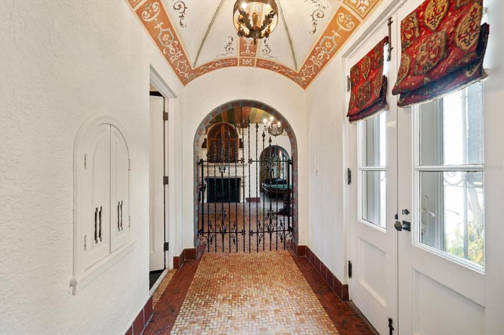 На продажу: $3,100,000 (5 спален, 5 ванн, 7193 Квадратных фут)