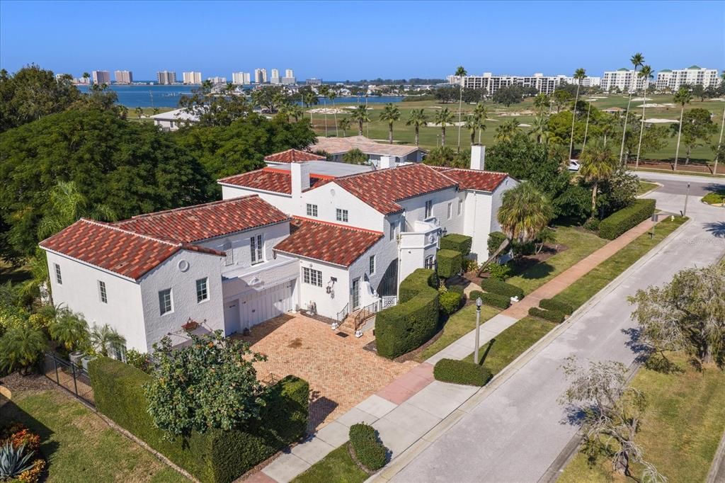 На продажу: $3,100,000 (5 спален, 5 ванн, 7193 Квадратных фут)