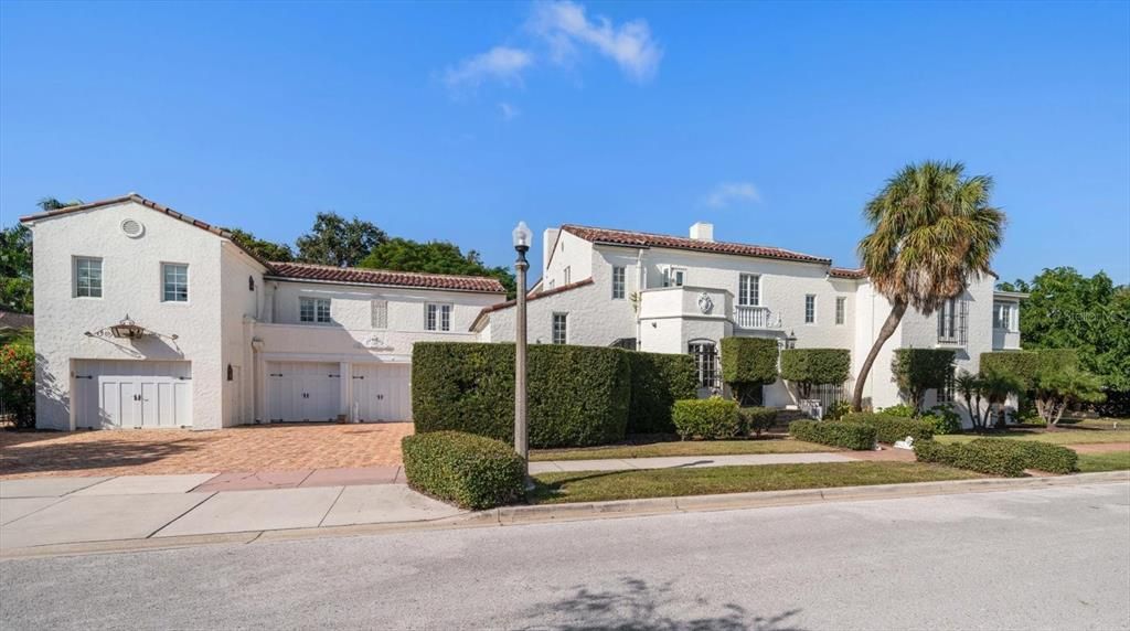 На продажу: $3,100,000 (5 спален, 5 ванн, 7193 Квадратных фут)