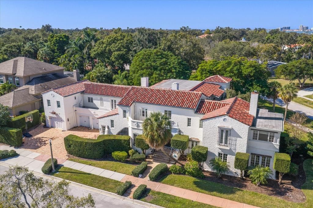 На продажу: $3,100,000 (5 спален, 5 ванн, 7193 Квадратных фут)