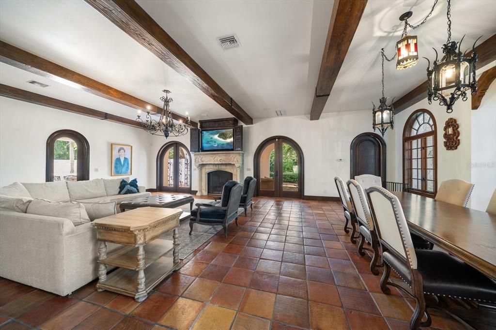 На продажу: $3,100,000 (5 спален, 5 ванн, 7193 Квадратных фут)