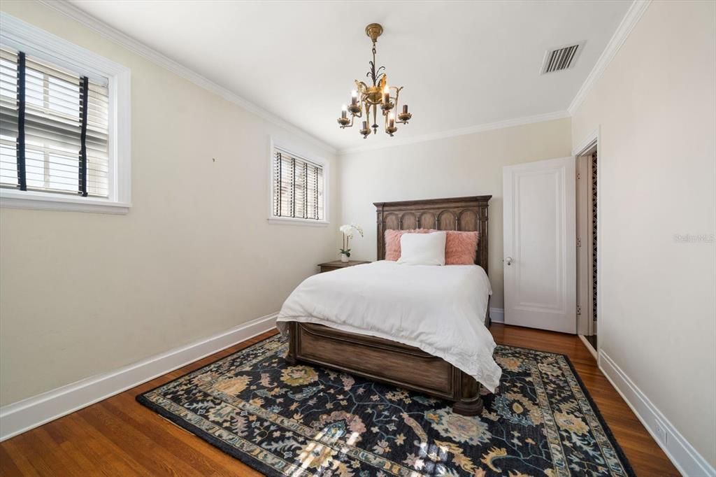 На продажу: $3,100,000 (5 спален, 5 ванн, 7193 Квадратных фут)