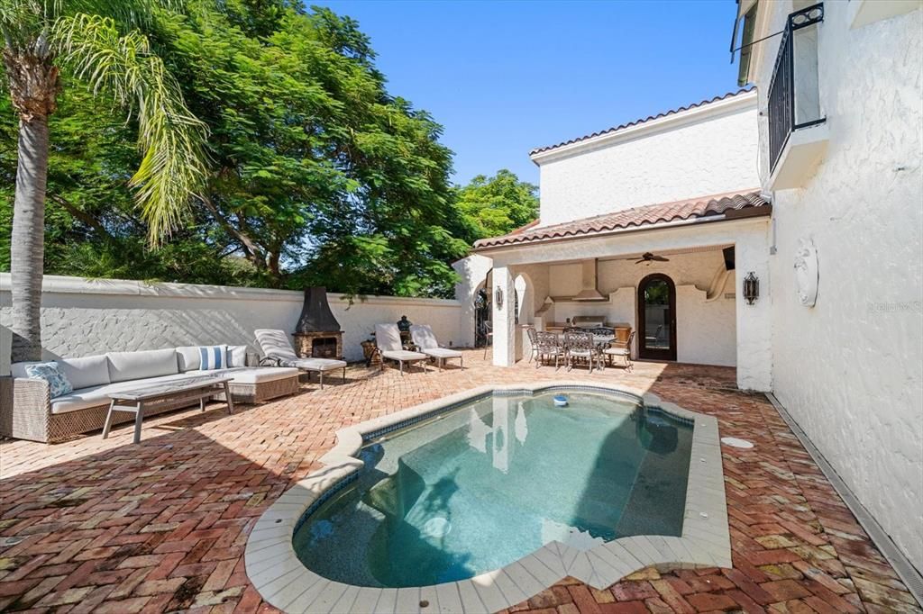 На продажу: $3,100,000 (5 спален, 5 ванн, 7193 Квадратных фут)