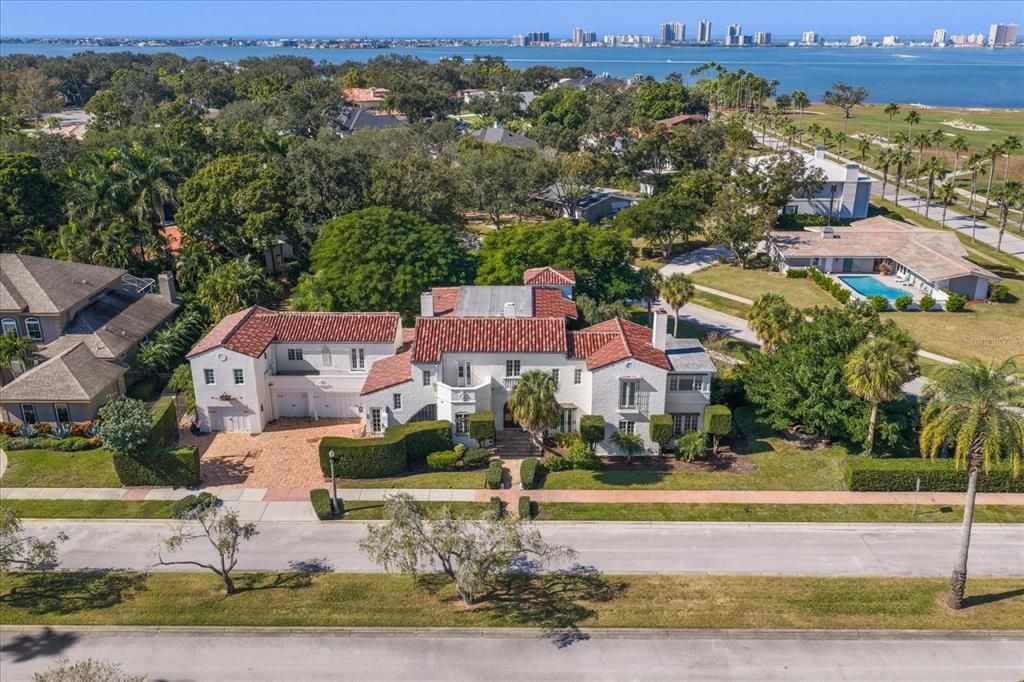 На продажу: $3,100,000 (5 спален, 5 ванн, 7193 Квадратных фут)