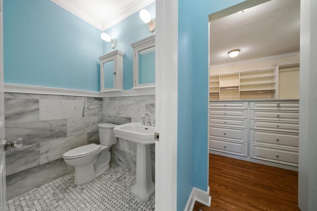 На продажу: $3,100,000 (5 спален, 5 ванн, 7193 Квадратных фут)