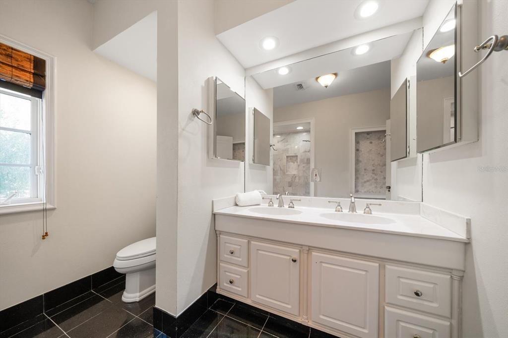 На продажу: $3,100,000 (5 спален, 5 ванн, 7193 Квадратных фут)