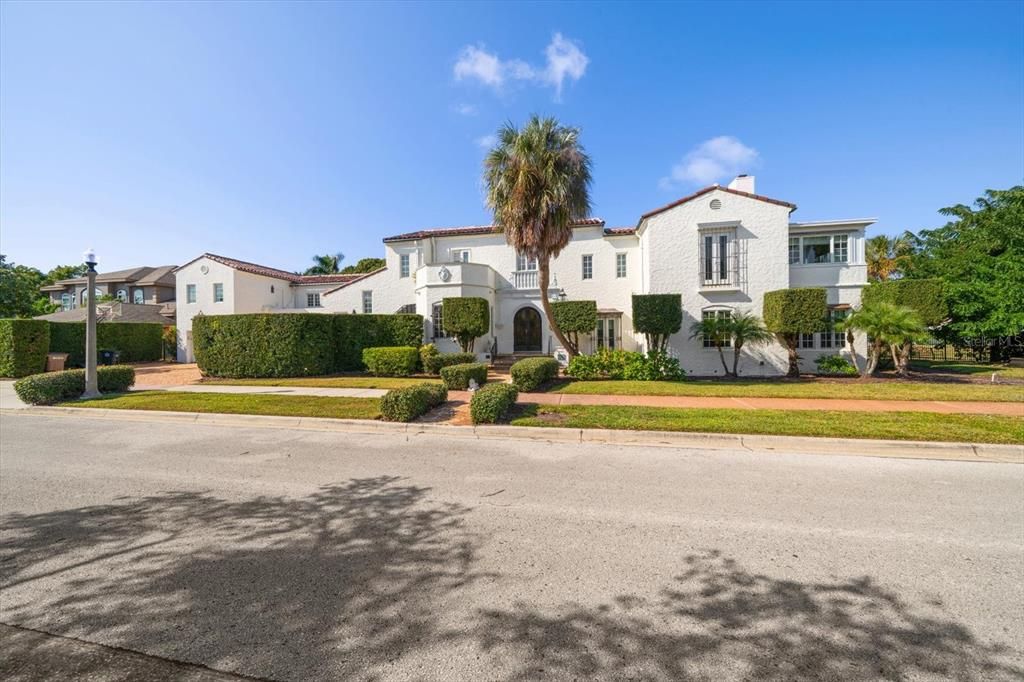 На продажу: $3,100,000 (5 спален, 5 ванн, 7193 Квадратных фут)