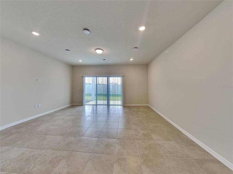 For Rent: $2,150 (3 beds, 2 baths, 1699 Square Feet)