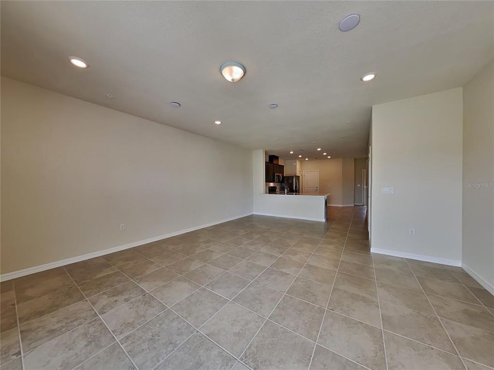 For Rent: $2,150 (3 beds, 2 baths, 1699 Square Feet)