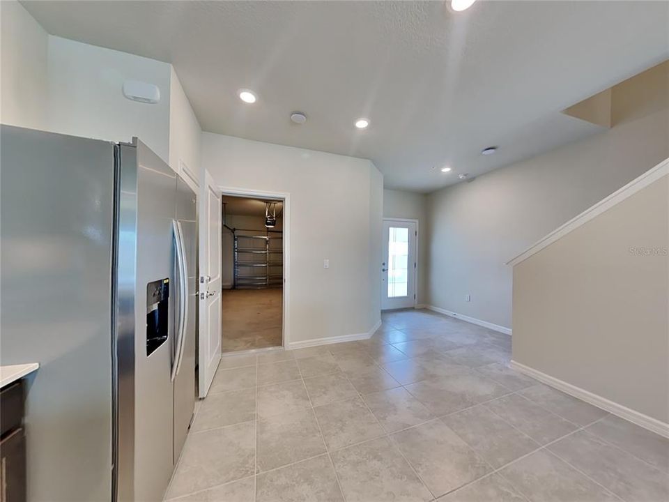 For Rent: $2,150 (3 beds, 2 baths, 1699 Square Feet)