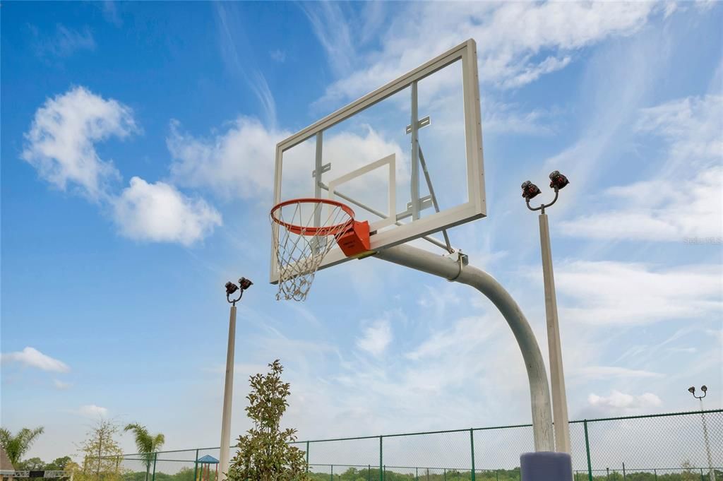 Active With Contract: $329,990 (3 beds, 2 baths, 1640 Square Feet)