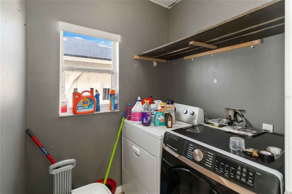 待售: $379,000 (4 贝兹, 2 浴室, 2162 平方英尺)