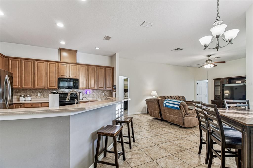 En Venta: $475,000 (4 camas, 3 baños, 2534 Pies cuadrados)