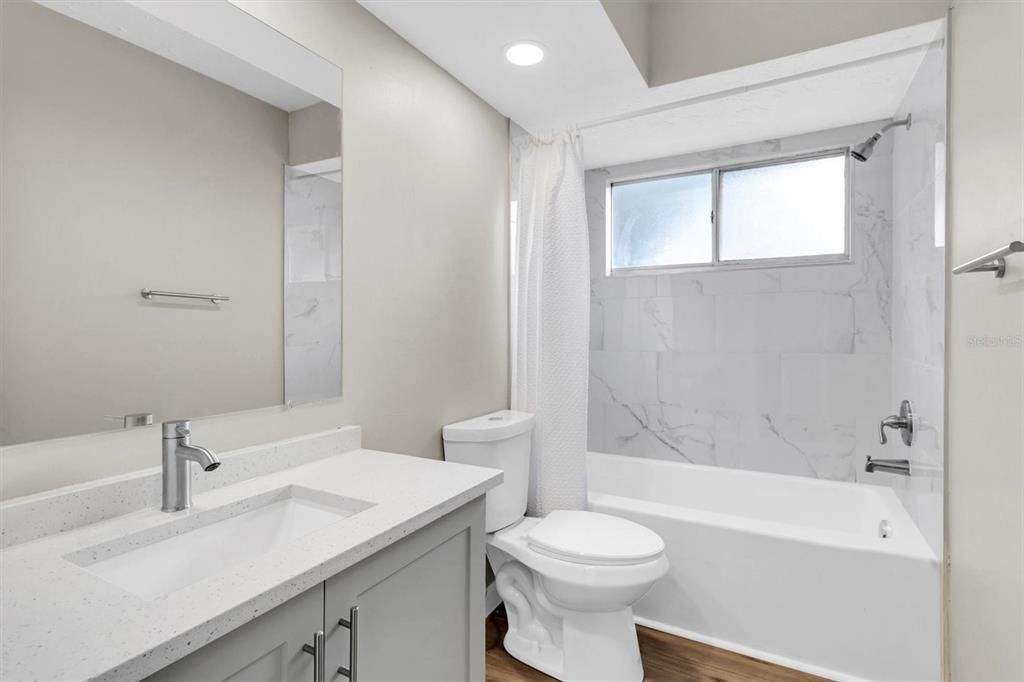 Active With Contract: $314,900 (2 beds, 2 baths, 1152 Square Feet)