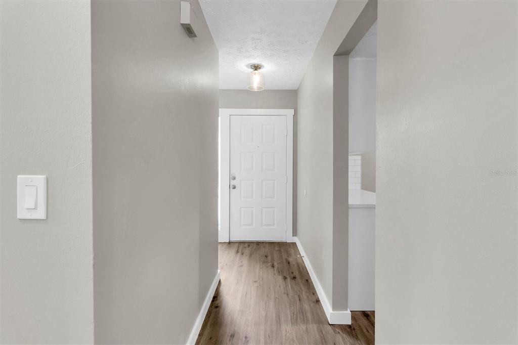 Active With Contract: $314,900 (2 beds, 2 baths, 1152 Square Feet)