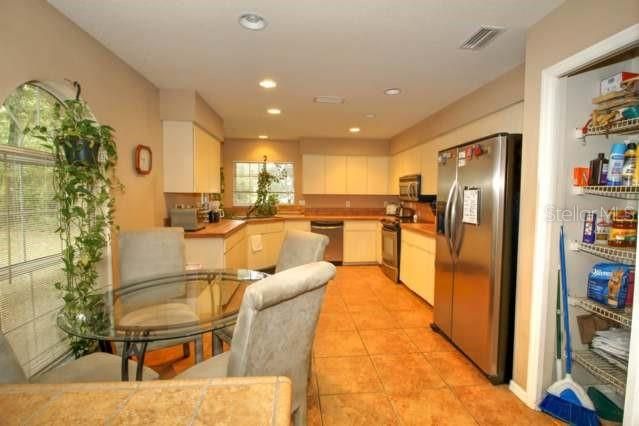 For Sale: $475,000 (2 beds, 2 baths, 1846 Square Feet)