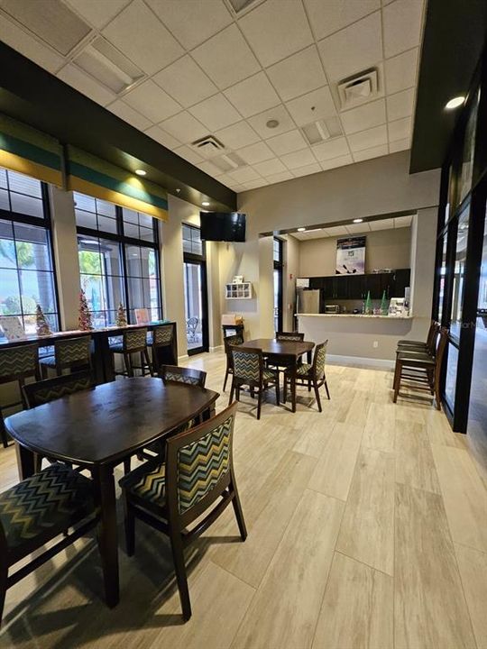 For Sale: $675,000 (3 beds, 3 baths, 2211 Square Feet)