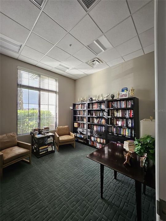 For Sale: $675,000 (3 beds, 3 baths, 2211 Square Feet)